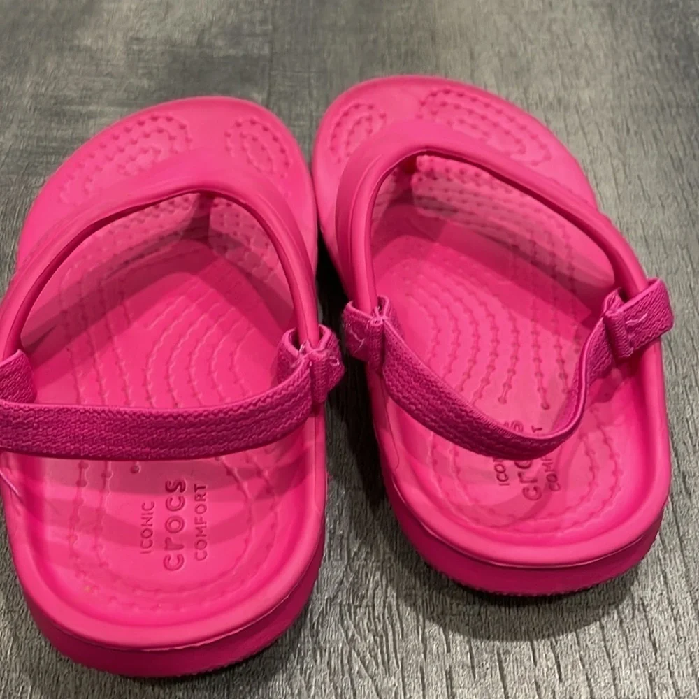CROCS classic pink flip flops with elastic backstrap child